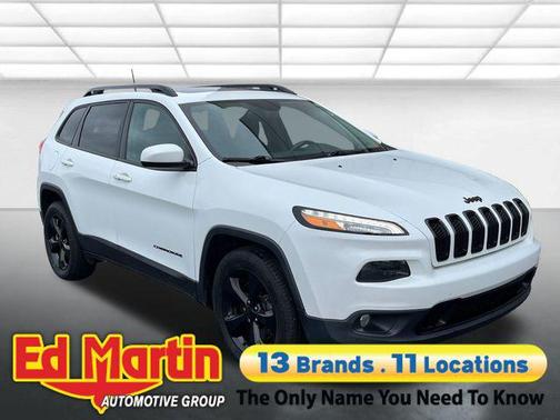 Bright White Clearcoat 2016 Jeep Cherokee Altitude