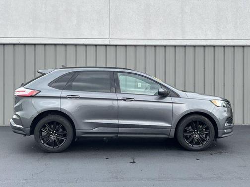 2022 Ford Edge ST Line