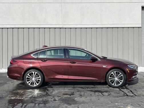 2019 Buick Regal Sportback FWD Essence