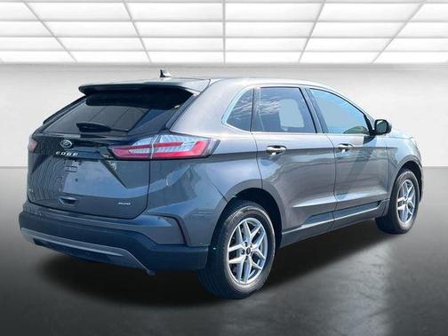 Gray Metallic 2023 Ford Edge SEL