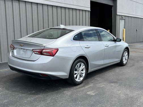 2022 Chevrolet Malibu FWD LT