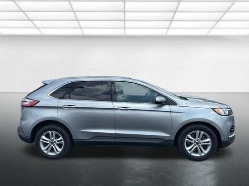Silver Metallic 2020 Ford Edge SEL