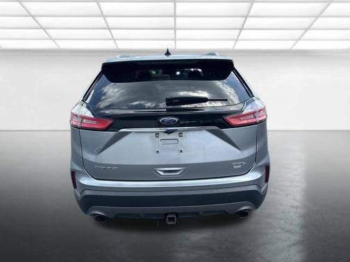 Silver Metallic 2020 Ford Edge SEL