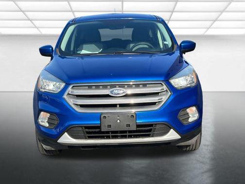Lightning Blue Metallic 2017 Ford Escape SE