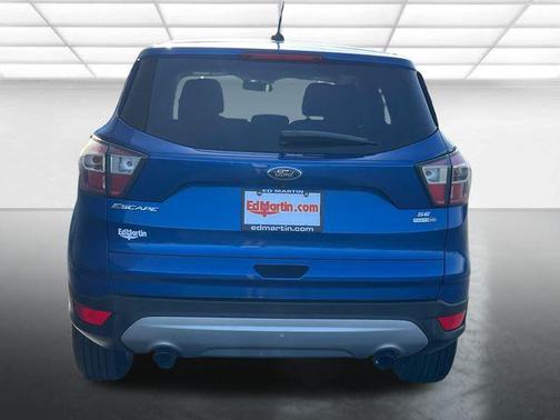 Lightning Blue Metallic 2017 Ford Escape SE