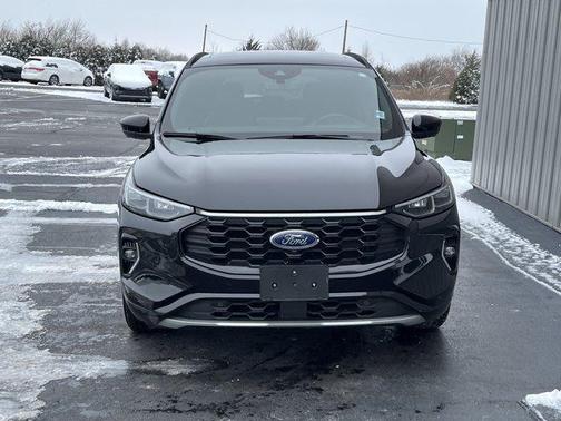 2023 Ford Escape ST-Line Elite