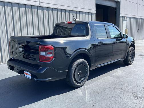2025 Ford Maverick Lobo Standard