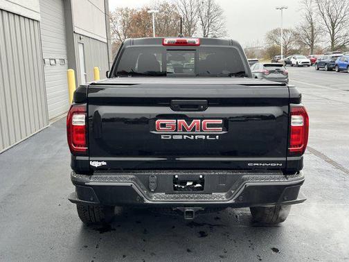 2024 GMC Canyon Denali