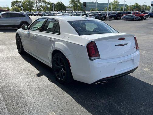 2022 Chrysler 300 S