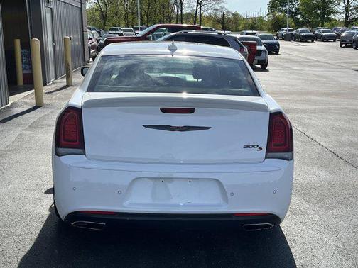 2022 Chrysler 300 S