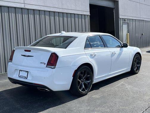 2022 Chrysler 300 S