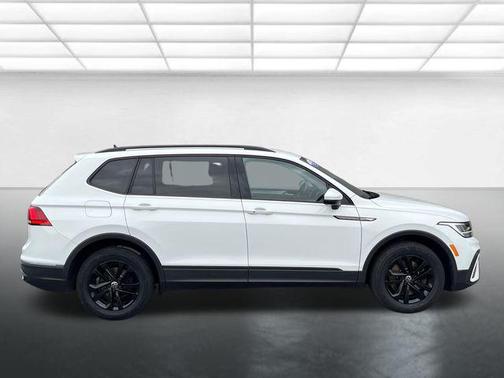 Pure White 2023 Volkswagen Tiguan 2.0T S