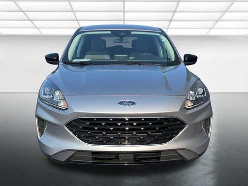 Silver Metallic 2022 Ford Escape SE
