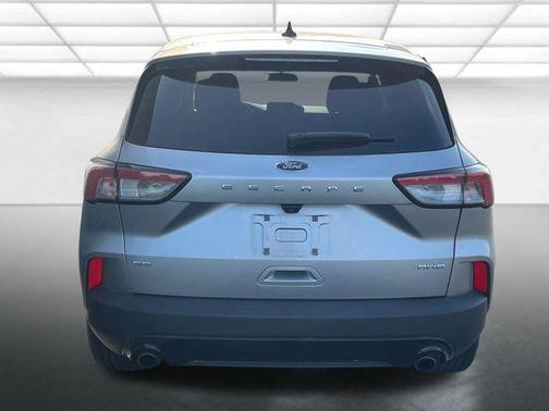 Silver Metallic 2022 Ford Escape SE