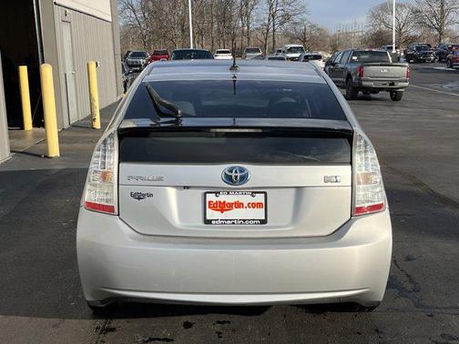 2010 Toyota Prius III