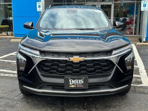 Mosaic Black Metallic 2026 Chevrolet Trax LT
