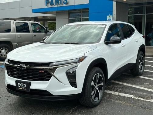 Summit White 2026 Chevrolet Trax FWD 1RS