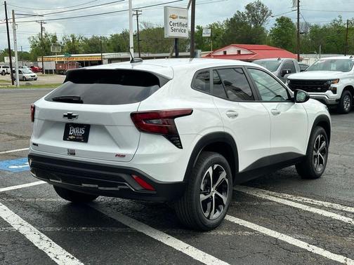 Summit White 2026 Chevrolet Trax FWD 1RS