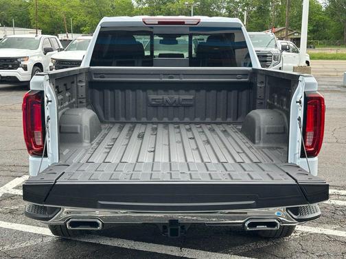 Glacier White Tricoat 2026 GMC Sierra 1500 SLT