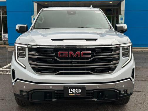 Glacier White Tricoat 2026 GMC Sierra 1500 SLT