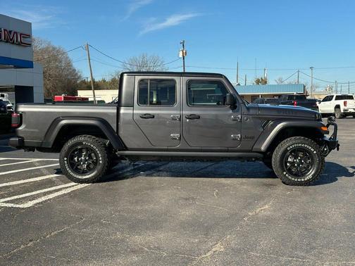 2025 Jeep Gladiator Willys