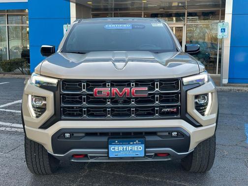Desert Sand Metallic 2024 GMC Canyon AT4