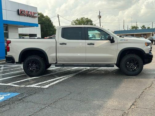 White Sands 2026 Chevrolet Silverado 1500 ZR2