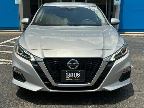 Brilliant Silver Metallic 2022 Nissan Altima 2.5 SV