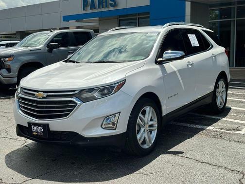 Iridescent Pearl Tricoat 2020 Chevrolet Equinox L