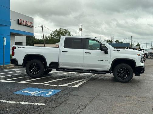 Summit White 2026 Chevrolet Silverado 2500 LT