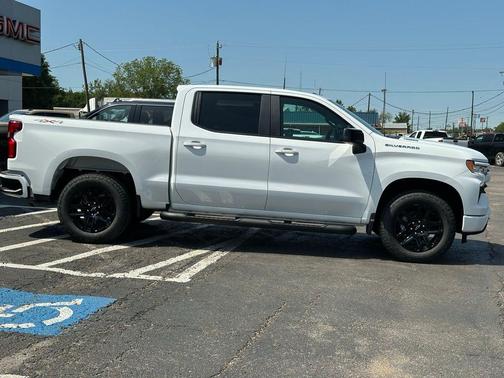 Summit White 2026 Chevrolet Silverado 1500 RST