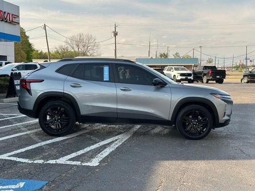 Sterling Gray Metallic 2025 Chevrolet Trax FWD ACTIV