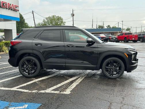 Mosaic Black Metallic 2026 Chevrolet Trailblazer LT
