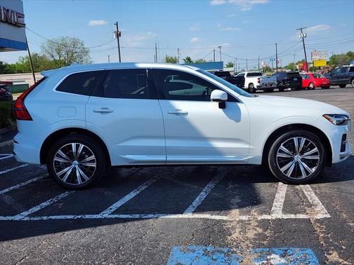 2022 Volvo XC60 B5 Inscription