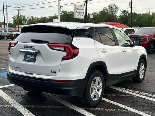 Summit White 2022 GMC Terrain SLE