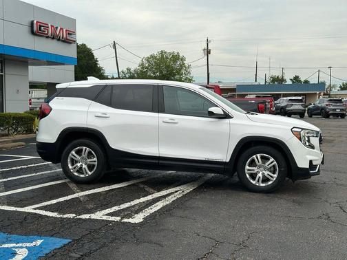 Summit White 2022 GMC Terrain SLE