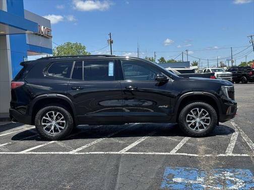 2024 GMC Acadia AWD AT4