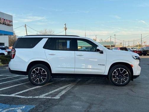 2023 Chevrolet Tahoe 4WD RST