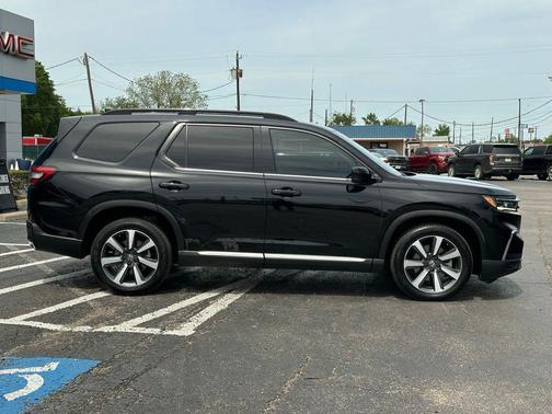 Crystal Black Pearl 2023 Honda Pilot AWD Elite
