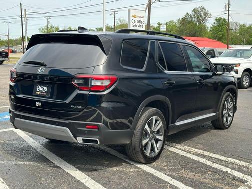 Crystal Black Pearl 2023 Honda Pilot AWD Elite