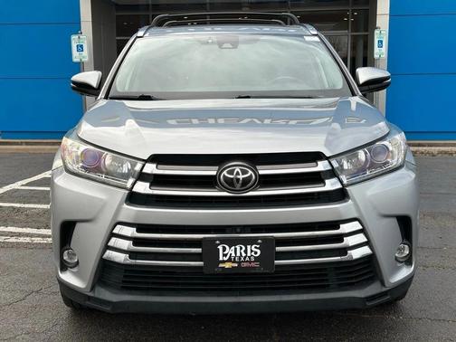 Celestial Silver Metallic 2019 Toyota Highlander Limited Platinum