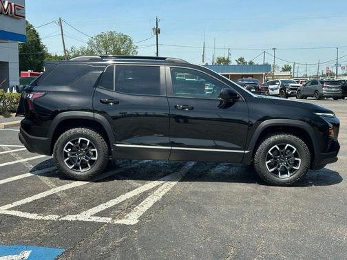 Mosaic Black Metallic 2026 Chevrolet Equinox FWD ACTIV