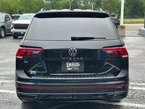 Deep Black Pearl 2022 Volkswagen Tiguan 2.0T SE R-Line Black