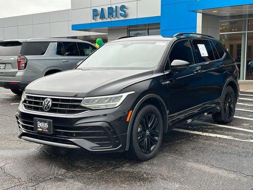 Deep Black Pearl 2022 Volkswagen Tiguan 2.0T SE R-Line Black