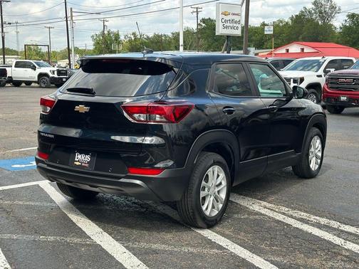 Mosaic Black Metallic 2026 Chevrolet Trailblazer LS