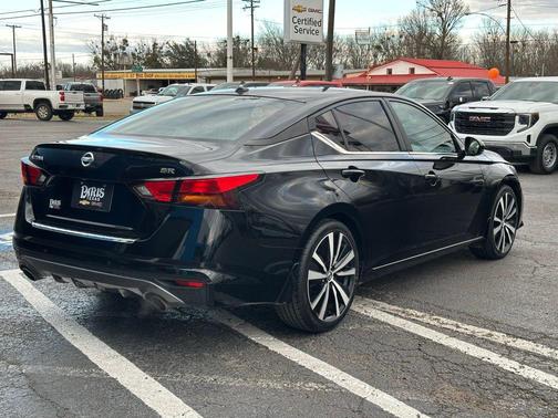 2021 Nissan Altima SR FWD