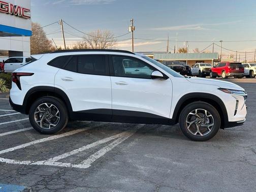 Summit White 2026 Chevrolet Trax LT