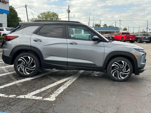 Sterling Gray Metallic 2026 Chevrolet Trailblazer RS