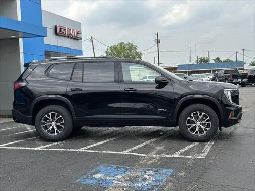 2025 GMC Acadia AWD AT4