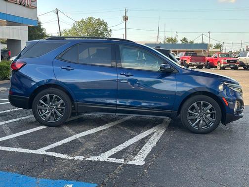 Blue Glow Metallic 2023 Chevrolet Equinox FWD RS